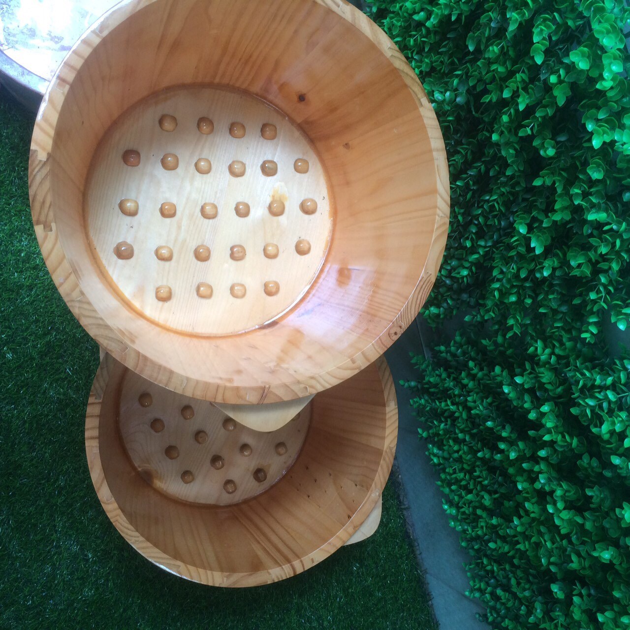 Hướng dẫn ngâm chân bằng chậu gỗ massage có hạt đạt hiệu quả